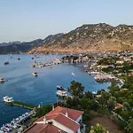 Pineloft Selimiye Otel *