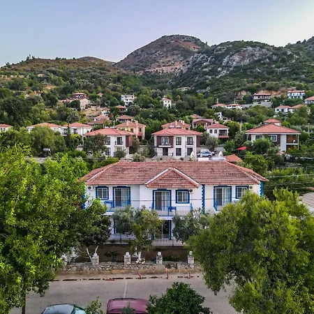 Pineloft Selimiye Otel *
