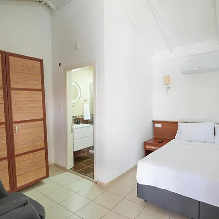 Pineloft Selimiye Otel *