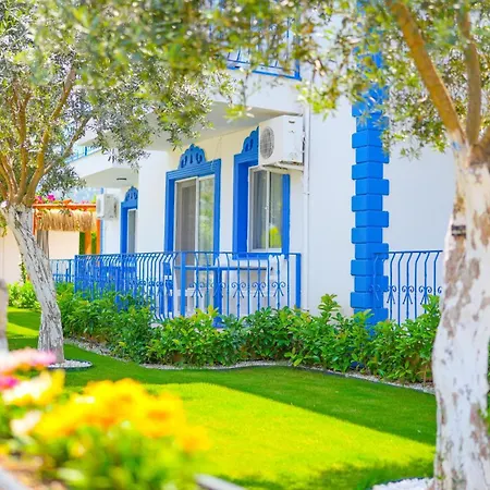 Pineloft Selimiye Otel *